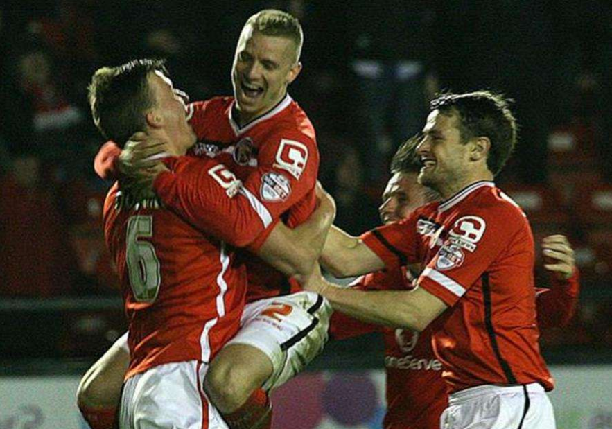 赛前斯图加特复出首秀——足总杯节点到来，话题不断，控场能力受关注的简单介绍-开云平台