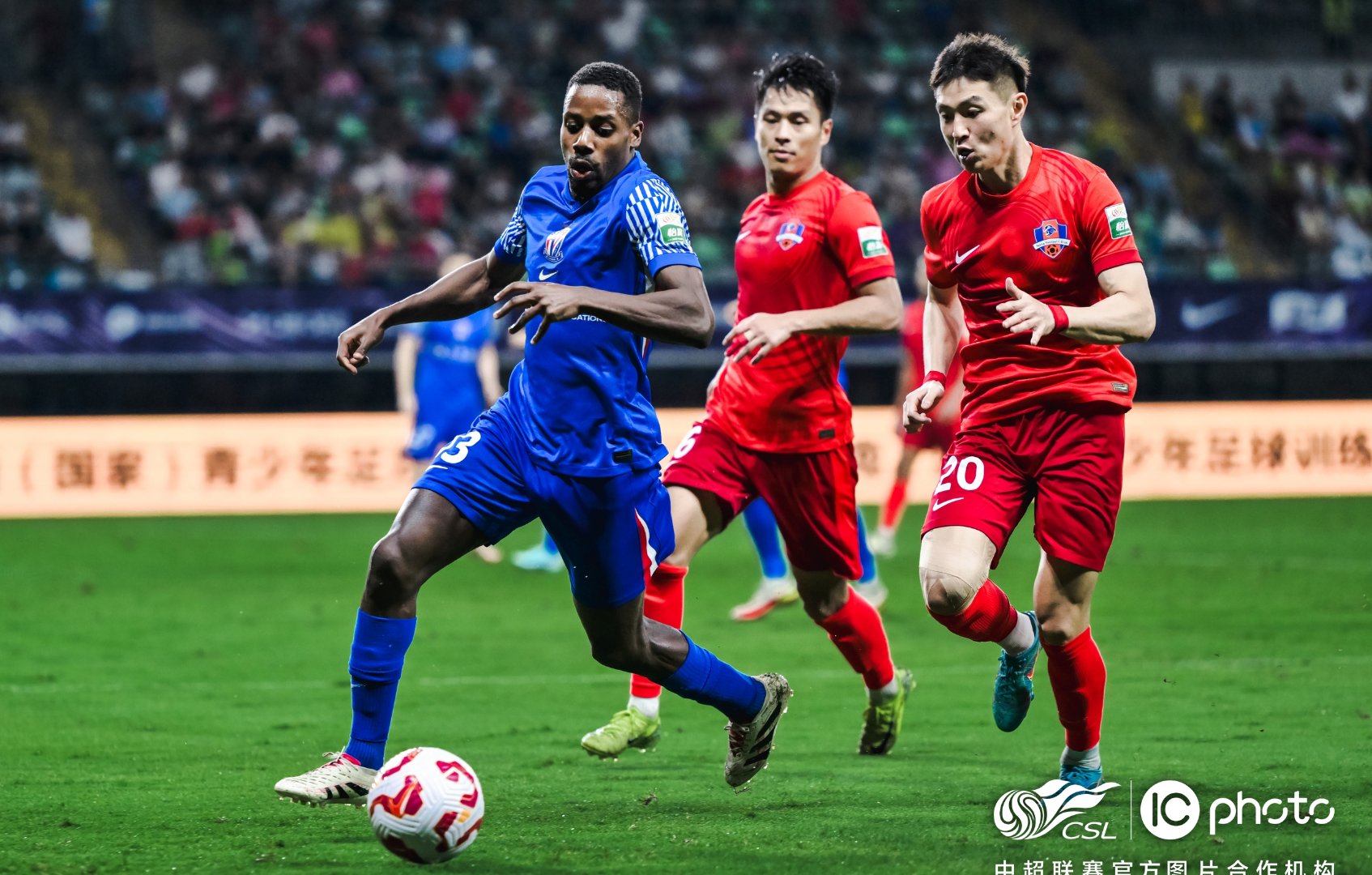 广州队迎荷甲关键赛;今晚官宣签约;压力陡增;更衣室氛围转暖 -开云体育网址